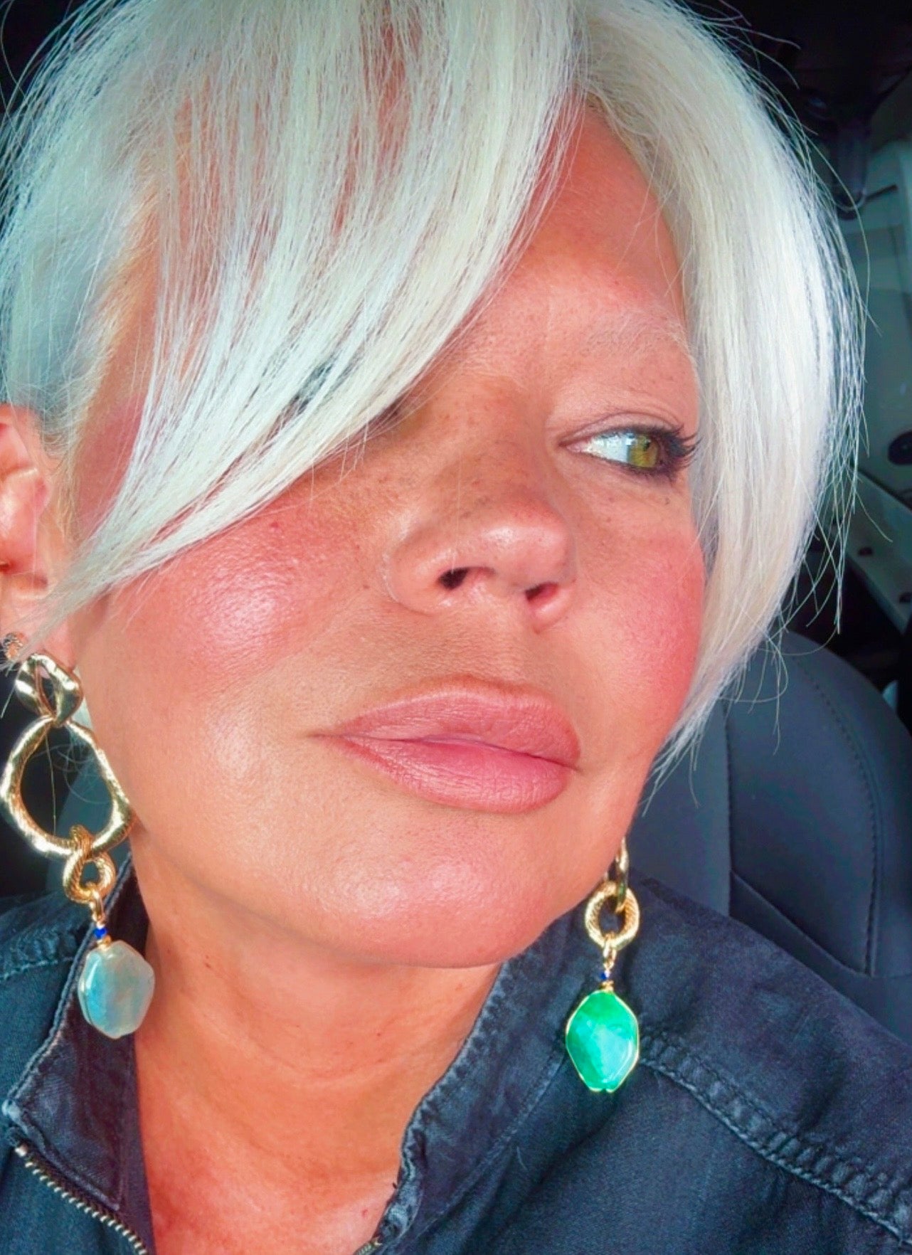 Gold-plated elegance with natural Agate stone