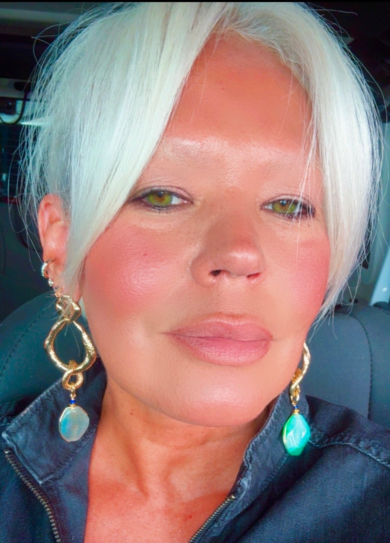 Gold-plated elegance with natural Agate stone