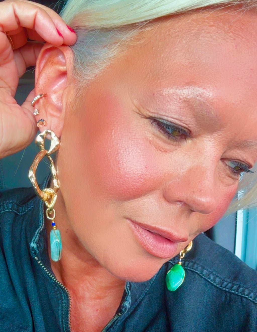 Gold-plated elegance with natural Agate stone