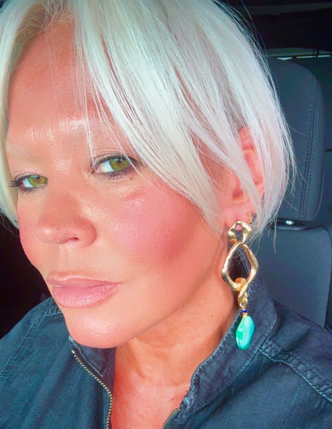 Gold-plated elegance with natural Agate stone